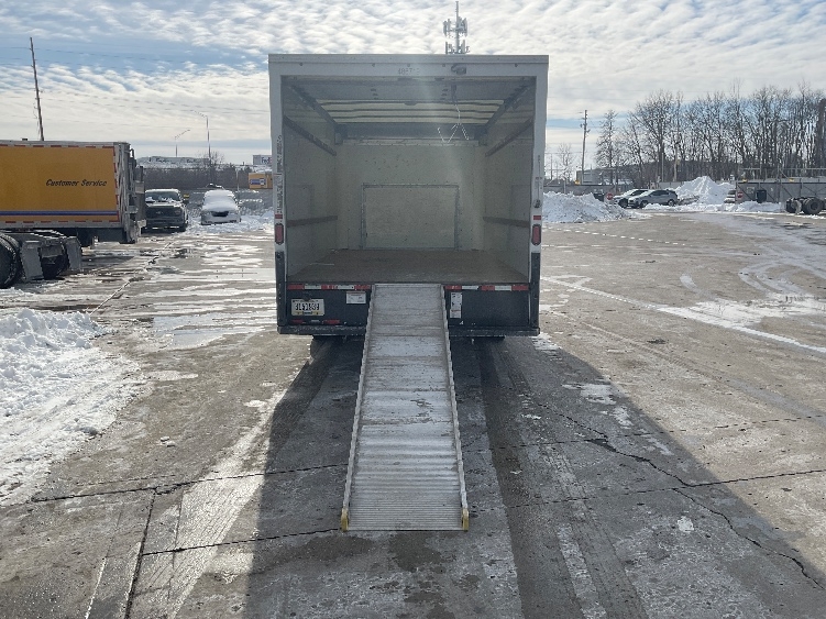Used 2022 Ford E-350 - photo 11