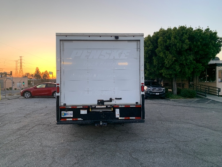Used 2022 Ford E-350 - photo 9