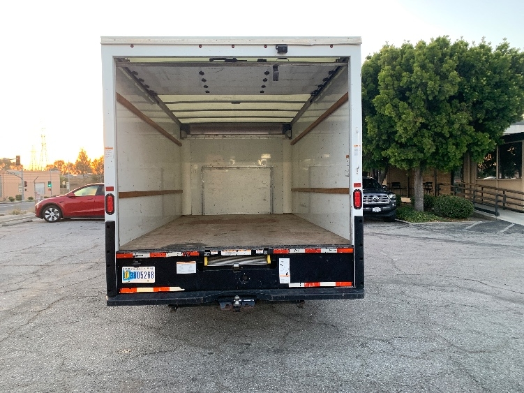 Used 2022 Ford E-350 - photo 10