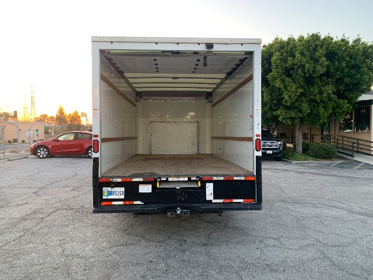 Used 2022 Ford E-350 - photo 11