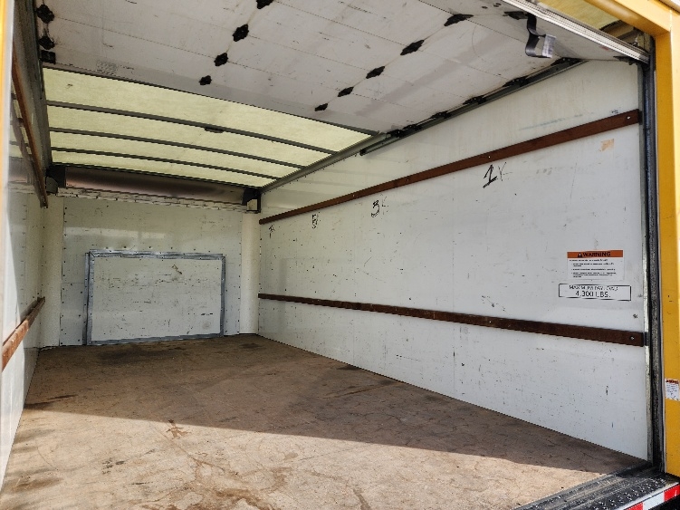 Used 2022 Ford E-350 - photo 13