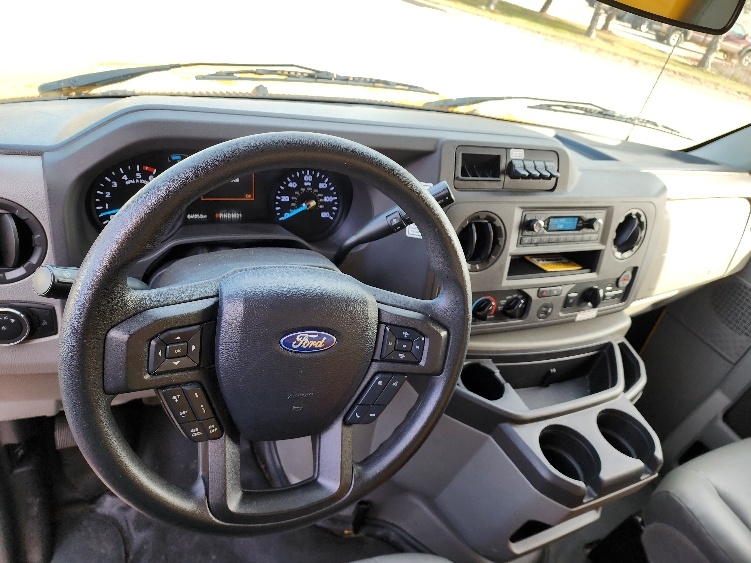 Used 2022 Ford E-350 - photo 19