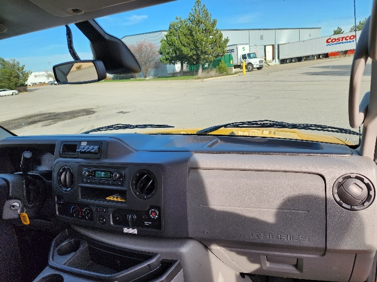Used 2022 Ford E-350 - photo 22