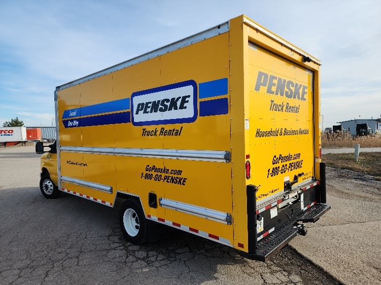 Used 2022 Ford E-350 - photo 8