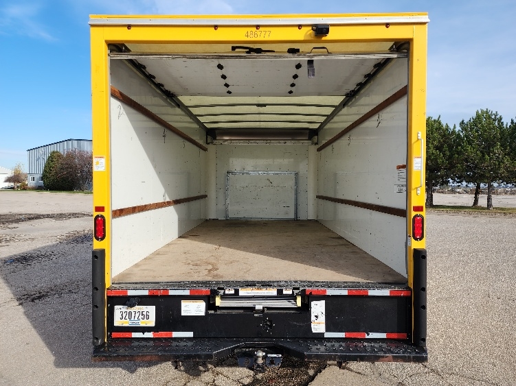 Used 2022 Ford E-350 - photo 10