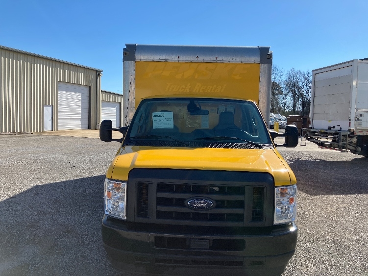 Used 2022 Ford E-350 - photo 2