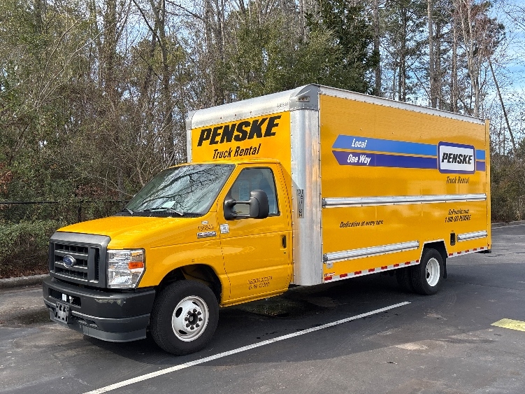 Used 2022 Ford E-350 - photo 5