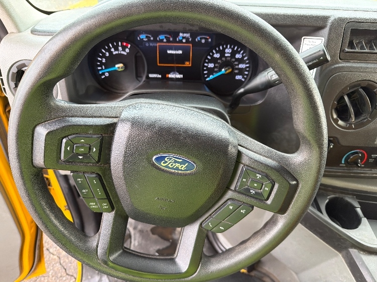 Used 2022 Ford E-350 - photo 17