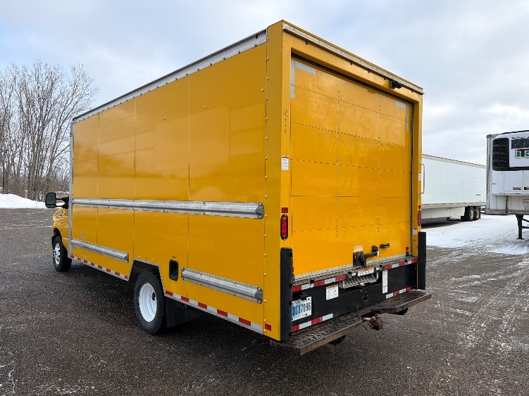 Used 2022 Ford E-350 - photo 7