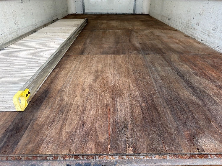 Used 2022 Ford E-350 - photo 10
