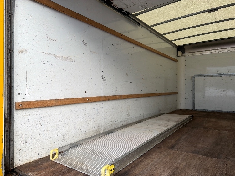 Used 2022 Ford E-350 - photo 11