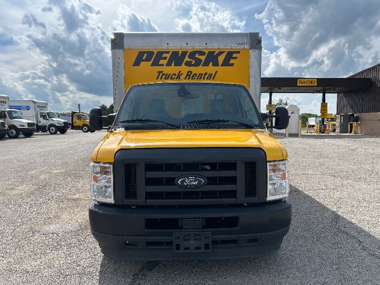Used 2022 Ford E-350 - photo 2