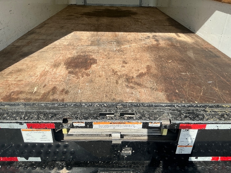 Used 2022 Ford E-350 - photo 12