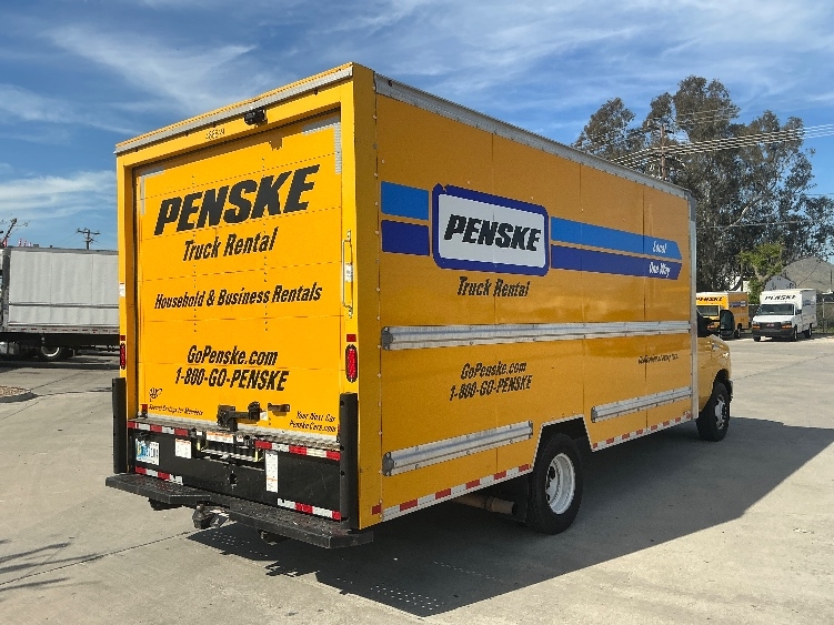 Used 2022 Ford E-350 - photo 15