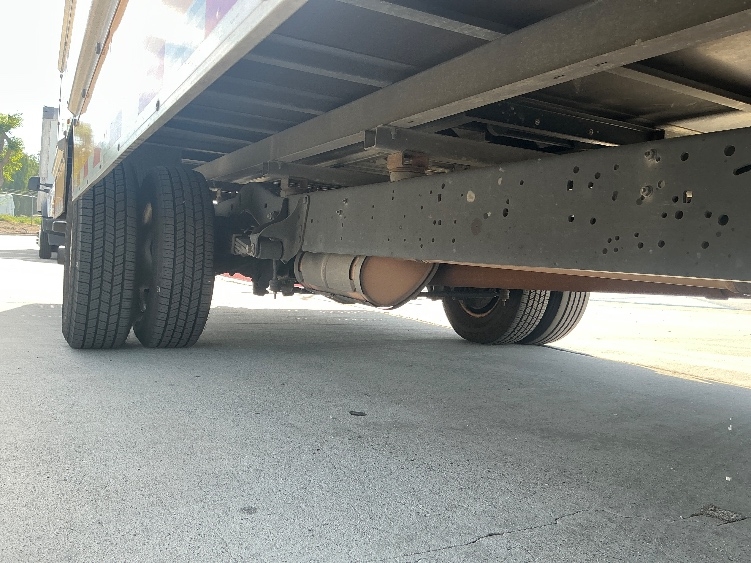 Used 2022 Ford E-350 - photo 16
