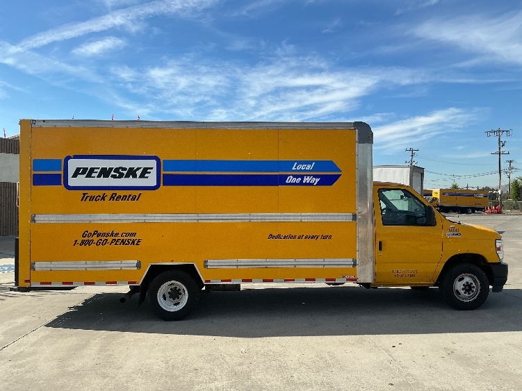 Used 2022 Ford E-350 - photo 17