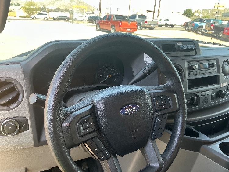 Used 2022 Ford E-350 - photo 20