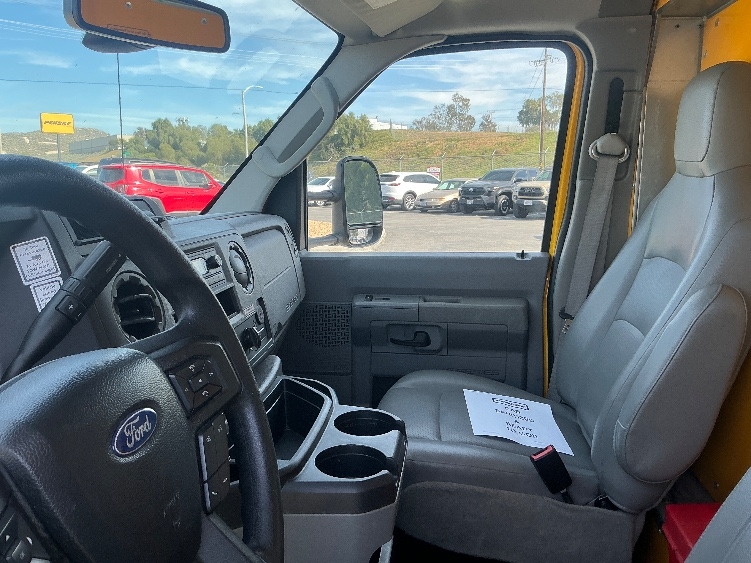 Used 2022 Ford E-350 - photo 21