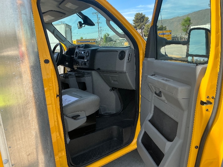 Used 2022 Ford E-350 - photo 22