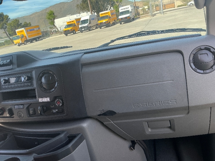 Used 2022 Ford E-350 - photo 23