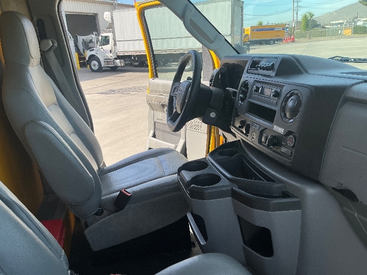 Used 2022 Ford E-350 - photo 24