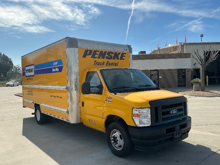 Used 2022 Ford E-350 - photo 28