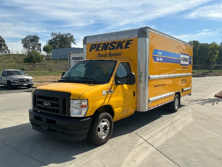 Used 2022 Ford E-350 - photo 5