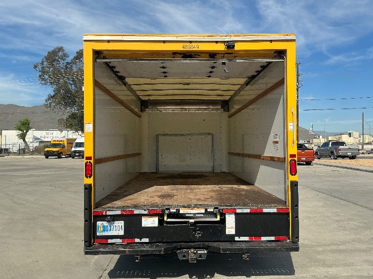 Used 2022 Ford E-350 - photo 10