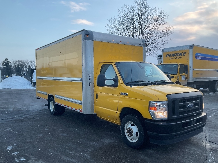 Used 2022 Ford E-350 - photo 1