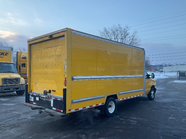 Used 2022 Ford E-350 - photo 15