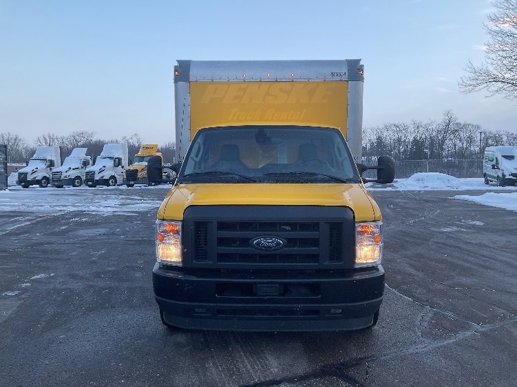 Used 2022 Ford E-350 - photo 2