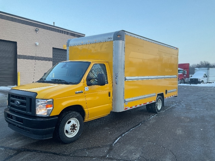 Used 2022 Ford E-350 - photo 5