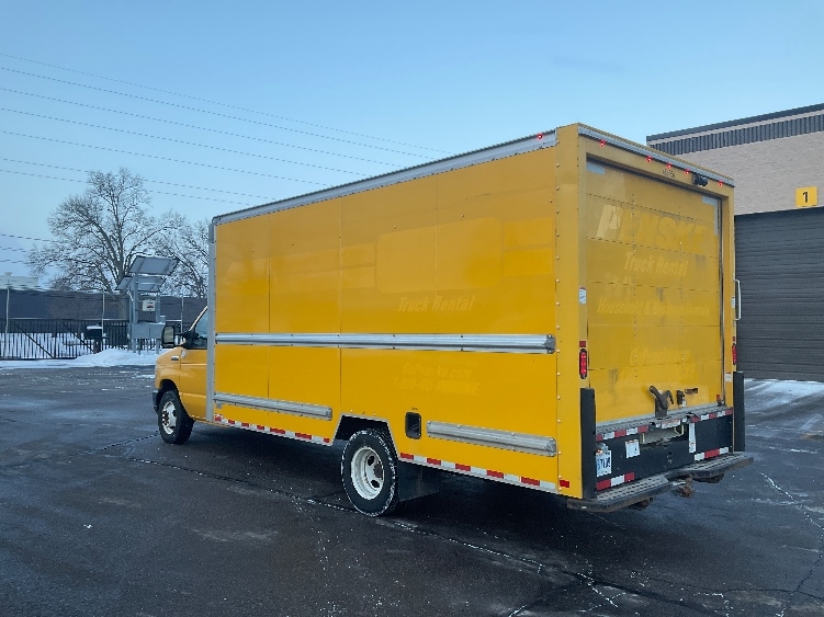 Used 2022 Ford E-350 - photo 8