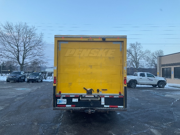 Used 2022 Ford E-350 - photo 9