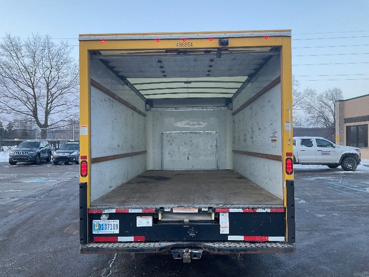 Used 2022 Ford E-350 - photo 11
