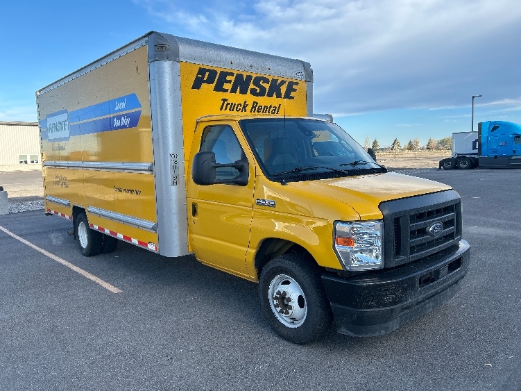Used 2022 Ford E-350 - photo 1