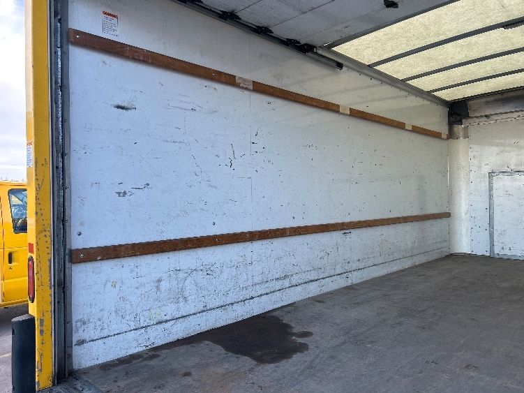 Used 2022 Ford E-350 - photo 13