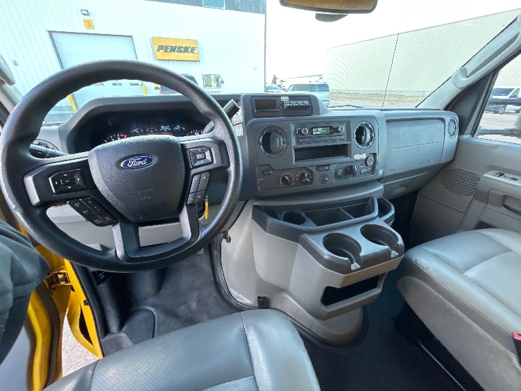 Used 2022 Ford E-350 - photo 20