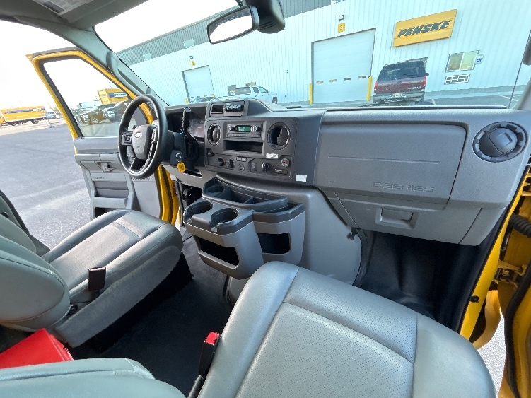 Used 2022 Ford E-350 - photo 24