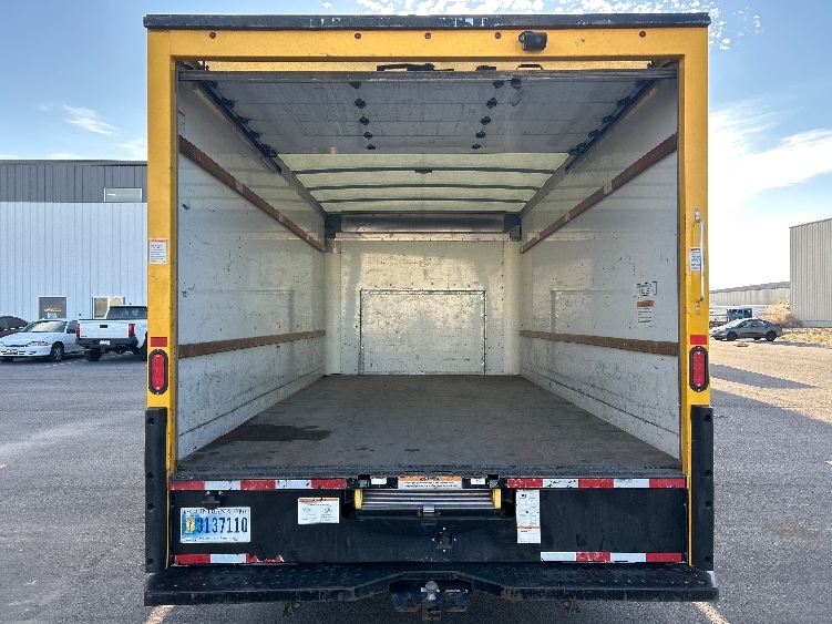 Used 2022 Ford E-350 - photo 10