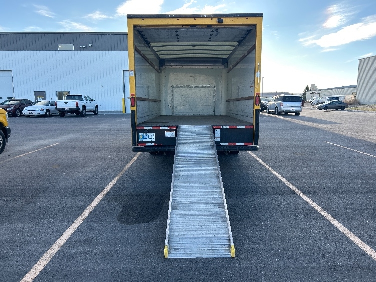 Used 2022 Ford E-350 - photo 11
