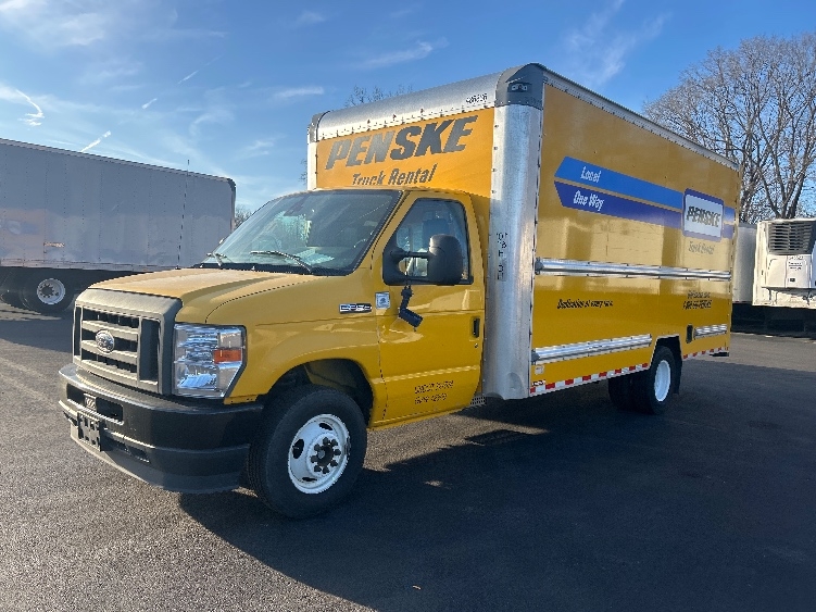 Used 2022 Ford E-350 - photo 5