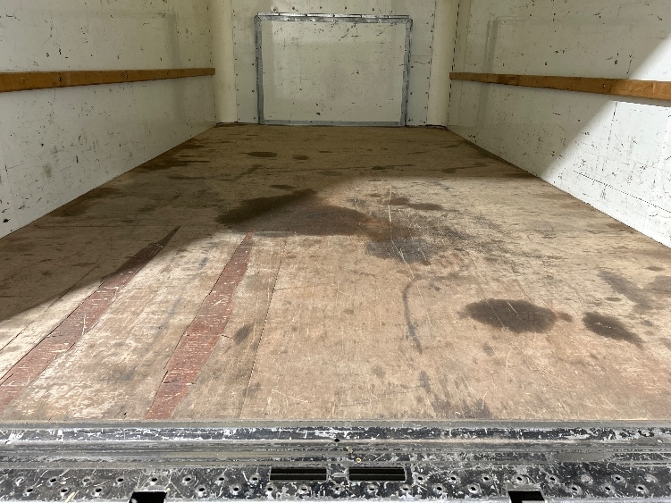 Used 2022 Ford E-350 - photo 12