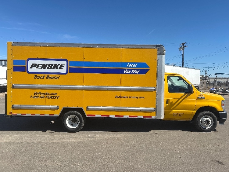 Used 2022 Ford E-350 - photo 17