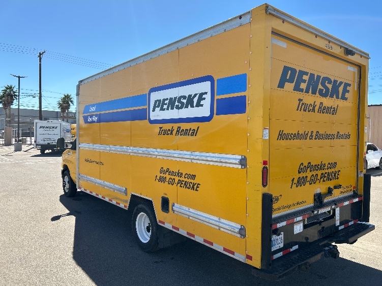 Used 2022 Ford E-350 - photo 8