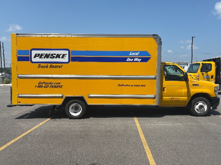Used 2022 Ford E-350 - photo 13