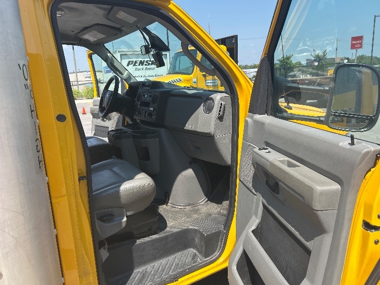Used 2022 Ford E-350 - photo 18
