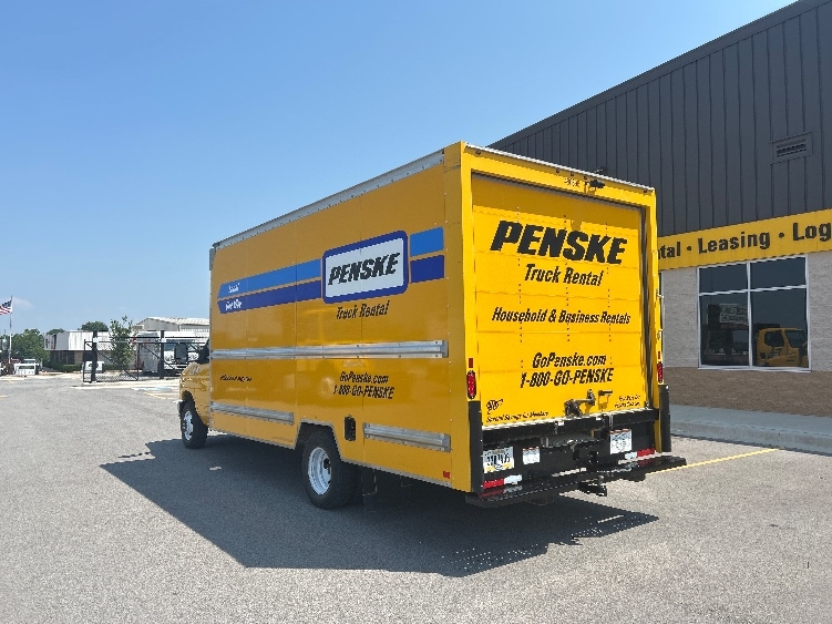 Used 2022 Ford E-350 - photo 7