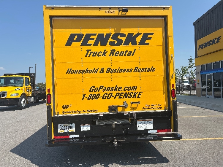 Used 2022 Ford E-350 - photo 8