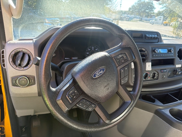 Used 2022 Ford E-350 - photo 19